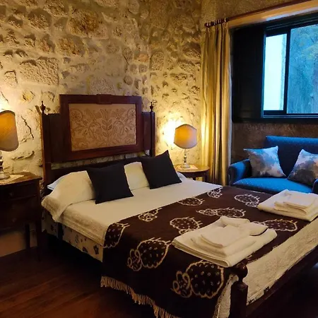 Lugar Da Pedra Alta - - Private Historical * Melo