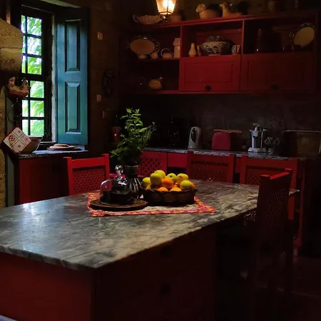 Lugar Da Pedra Alta - - Private Historical Bed & Breakfast Melo
