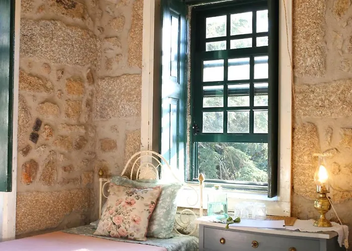 Lugar Da Pedra Alta - - Private Historical Couette-café Melo